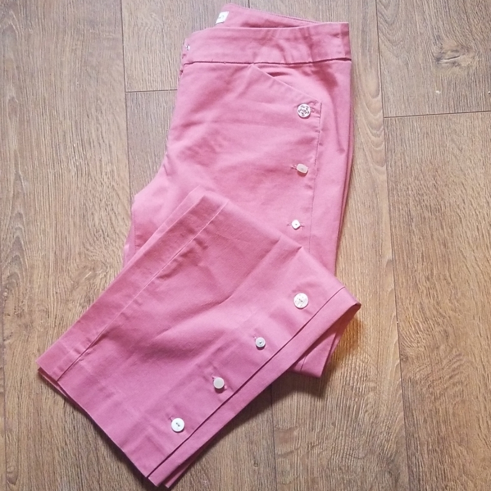 EUC! Barely worn. Anthropologie Pink Cropped Pants with cute buttons